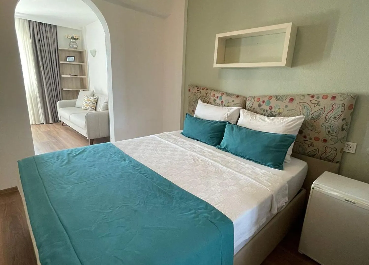 Colophon Beach Otel 古穆杜尔 0*,